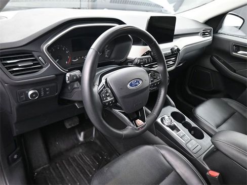 Used 2022 Ford Escape SEL image 18