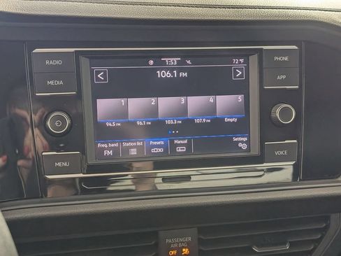 Used 2024 Volkswagen Jetta SE FWD image 19