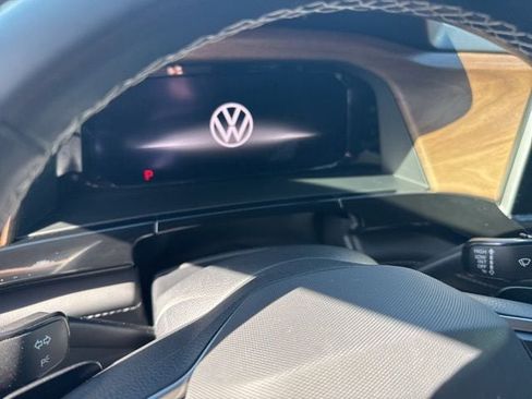 Used 2025 Volkswagen Atlas SE image 19