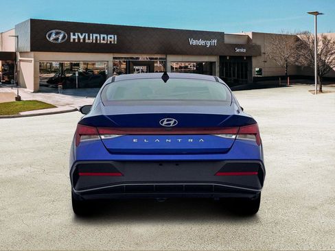 New 2026 Hyundai Elantra SE image 6