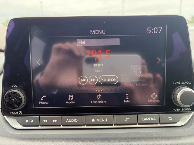 Used 2023 Nissan Rogue S FWD image 33