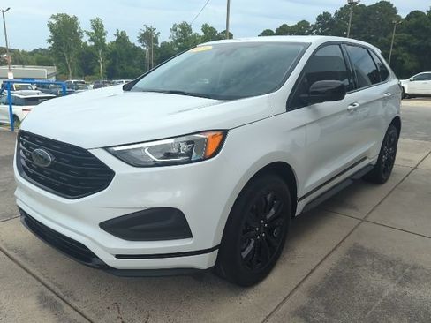 Used 2024 Ford Edge SE w/ Black Appearance Package AWD/4WD image 3