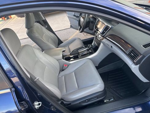 Used 2017 Honda Accord EX-L image 35