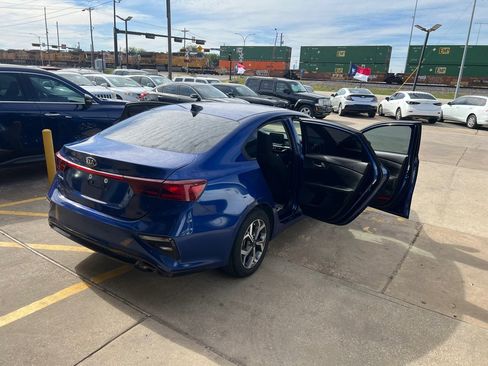 Used 2020 Kia Forte LXS FWD image 10