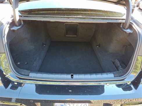 Used 2025 BMW 740i xDrive image 31