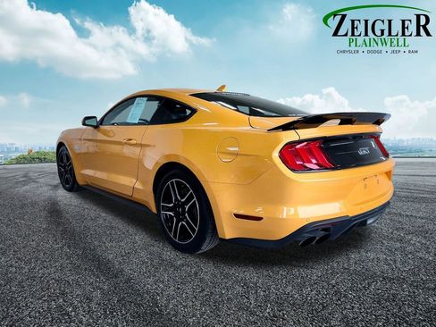 Used 2022 Ford Mustang GT Premium RWD image 3