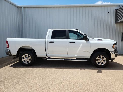 Used 2024 RAM 2500 Big Horn AWD/4WD image 22