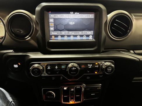 Used 2022 Jeep Wrangler Unlimited Sport AWD/4WD image 14