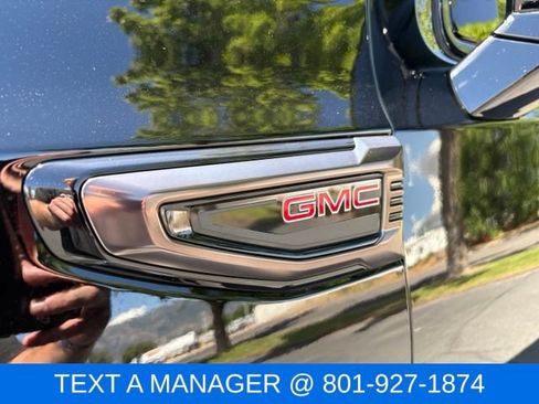 Used 2025 GMC Yukon AT4 Ultimate w/ LPO, AT4 Appearance Package AWD/4WD image 21