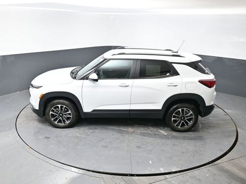 Used 2025 Chevrolet TrailBlazer LT w/ Driver Confidence Package image 45