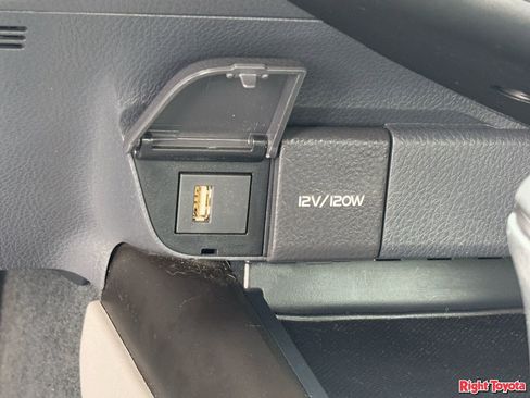 Certified 2023 Toyota Camry SE w/ Blackout Package (TMS) image 29