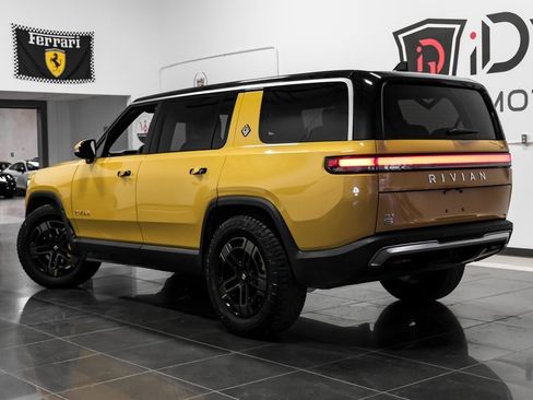 Used 2023 Rivian R1S Adventure image 14