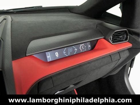 Used 2024 Lamborghini Revuelto image 31