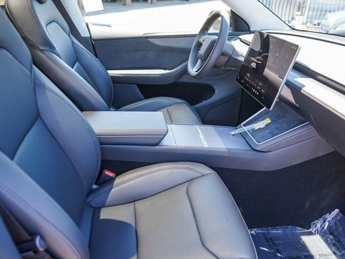 Used 2026 Tesla Model Y AWD image 13