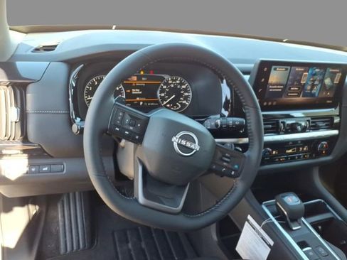 New 2026 Nissan Pathfinder SV image 21