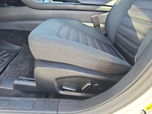 Used 2018 Ford Fusion SE FWD image 16