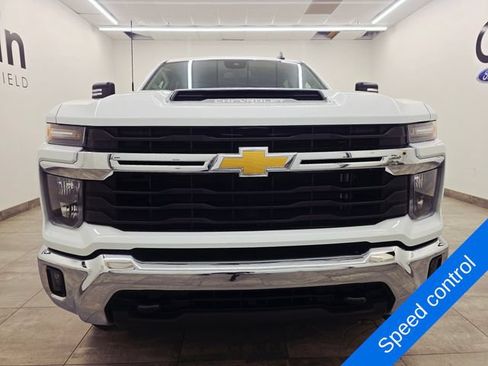 Used 2025 Chevrolet Silverado 2500 LT w/ Convenience Package AWD/4WD image 8