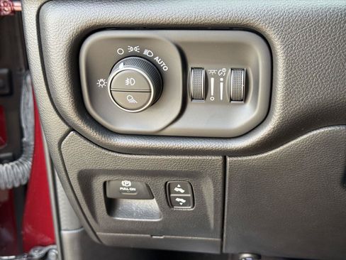 Used 2023 RAM 1500 Laramie AWD/4WD image 17