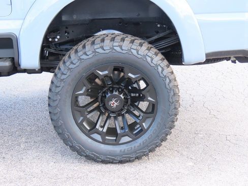 New 2026 Ford F250 Lariat w/ Black Appearance Package image 19