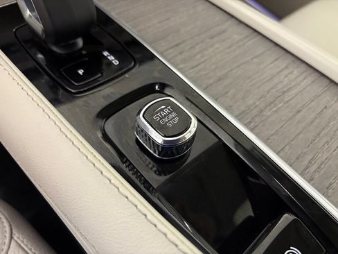 Used 2024 Volvo XC90 B5 Plus AWD/4WD image 29