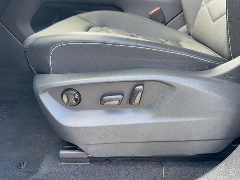 Used 2024 Volkswagen Atlas SE FWD image 16