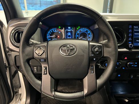 Used 2023 Toyota Tacoma TRD Sport image 11