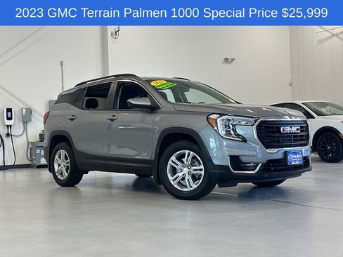 Used 2023 GMC Terrain SLE w/ Driver Convenience Package AWD/4WD image 3
