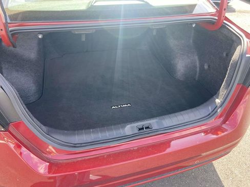 Used 2024 Nissan Altima 2.5 SV image 12