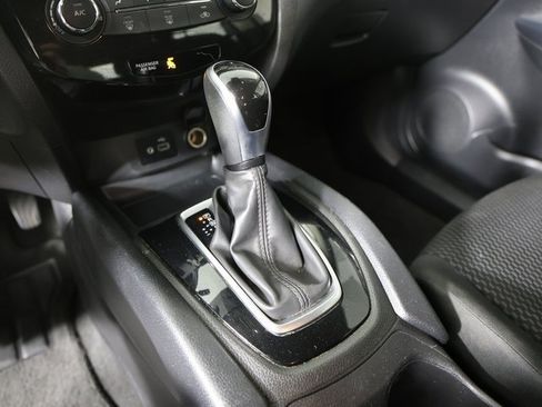 Used 2021 Nissan Rogue Sport S image 19