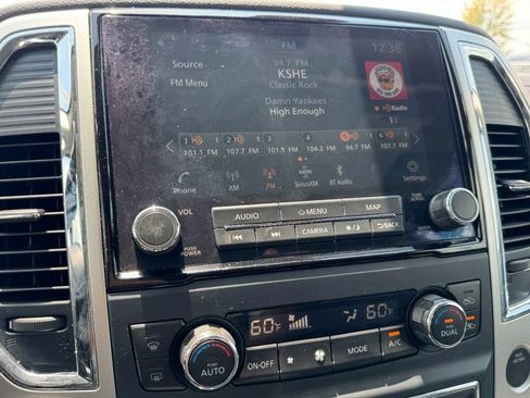 Used 2020 Nissan Titan SV w/ SV Convenience Package RWD image 20