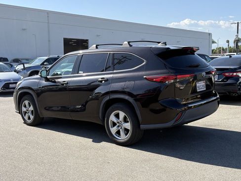 Used 2022 Toyota Highlander L FWD image 4