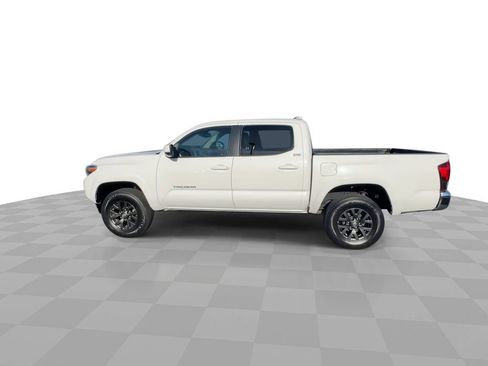 Used 2022 Toyota Tacoma SR5 RWD image 5
