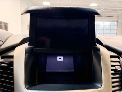 Used 2019 GMC Yukon XL Denali image 47