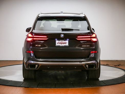Used 2024 BMW X5 xDrive40i w/ M Sport Package AWD/4WD image 3