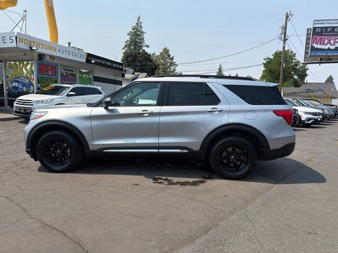 Used 2020 Ford Explorer XLT w/ Equipment Group 202A AWD/4WD image 3