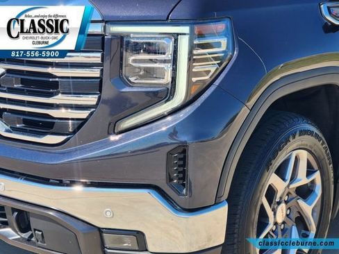 Used 2024 GMC Sierra 1500 SLT AWD/4WD image 11
