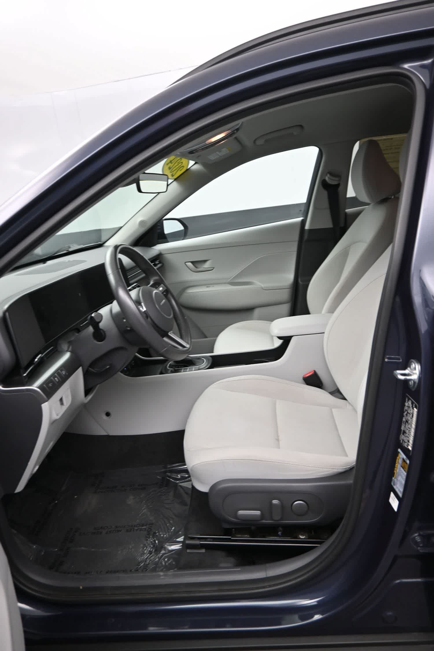 Used 2024 Hyundai Kona SEL AWD/4WD image 11