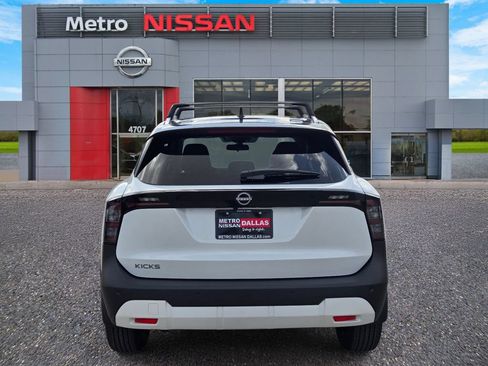 New 2026 Nissan Kicks SV w/ Cold Weather Package FWD image 5