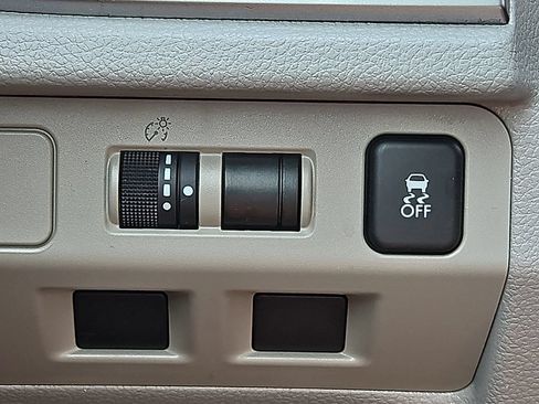 Used 2018 Subaru Forester 2.5i AWD/4WD image 21