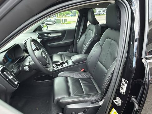 Certified 2023 Volvo XC40 B5 Plus w/ Driver Assist Package AWD/4WD image 25