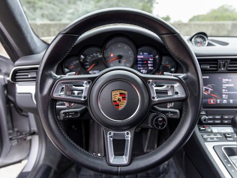 Certified 2017 Porsche 911 Carrera 4S image 31