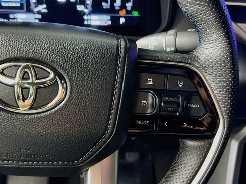 Used 2022 Toyota Tundra Platinum w/ Advanced Package AWD/4WD image 19