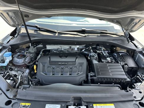 Used 2023 Volkswagen Tiguan SE w/ Panoramic Sunroof Package FWD image 29