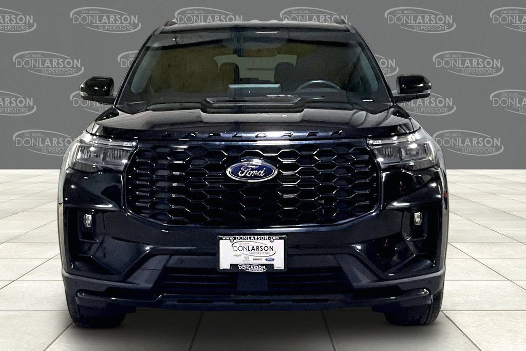 Certified 2025 Ford Explorer ST-Line AWD/4WD image 2