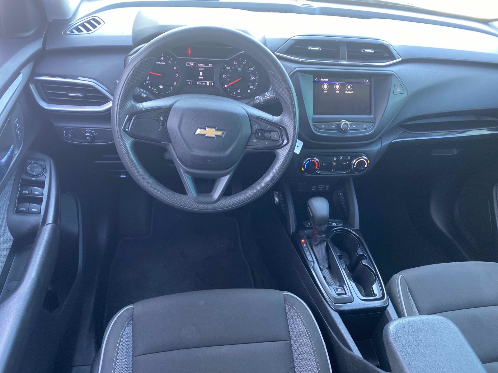 Used 2021 Chevrolet TrailBlazer LS w/ LPO, Blackout Package FWD image 13