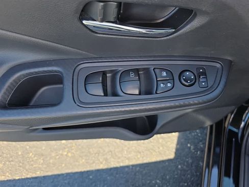 Used 2023 Nissan Versa SV FWD image 18