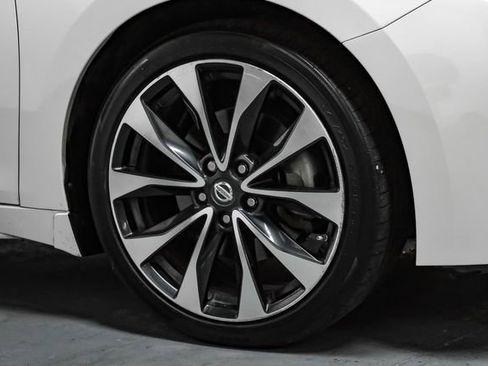 Used 2016 Nissan Maxima SR image 55