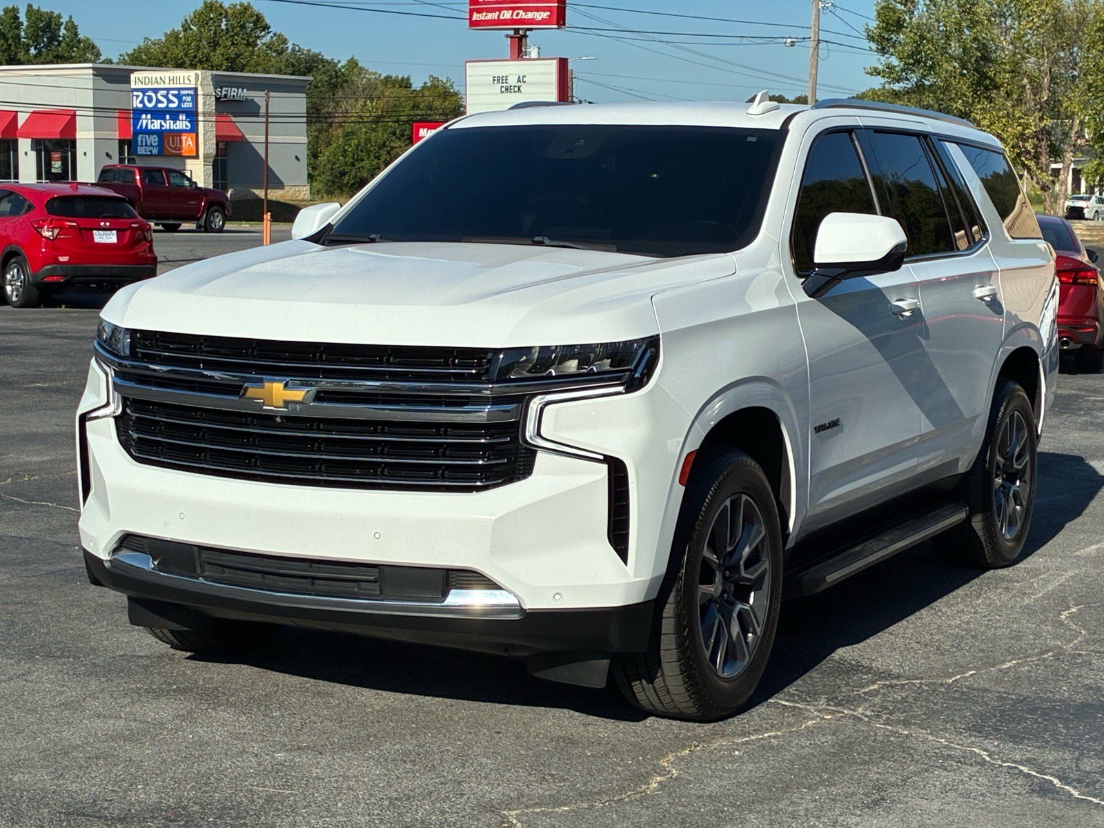 Used 2023 Chevrolet Tahoe LT w/ Luxury Package RWD image 1