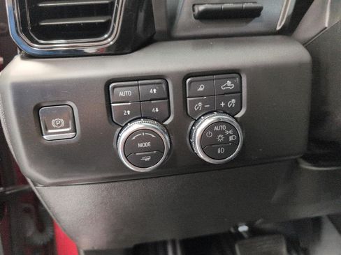 Used 2023 GMC Sierra 1500 AT4 w/ AT4 Premium Package AWD/4WD image 10