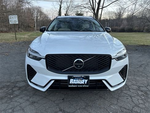 New 2026 Volvo XC60 T8 Ultra w/ Climate Package image 3
